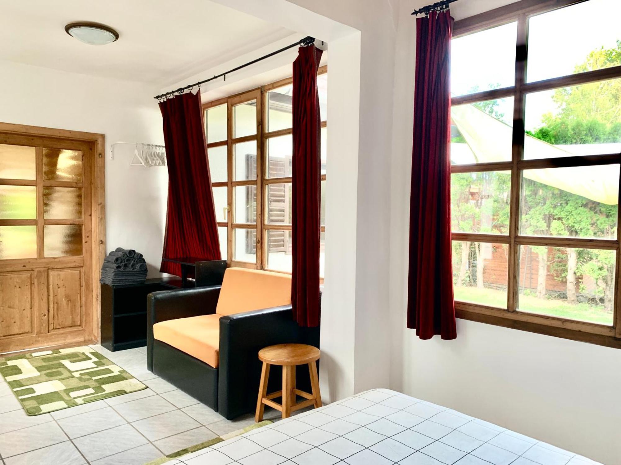 Szarszo Apartment With 3 Rooms And Private Beach, Private Parking Balatonszarszo Buitenkant foto